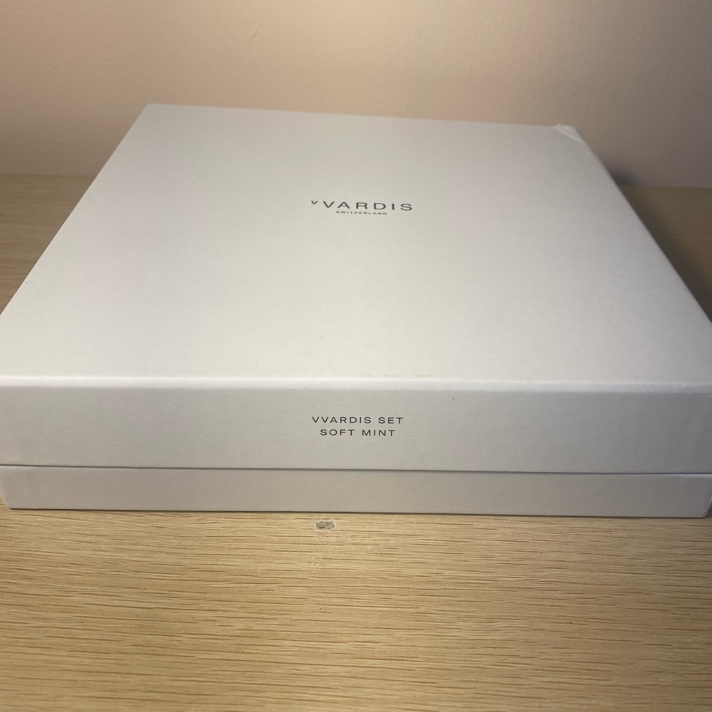 Vvardis Teeth Whitening System NWT - Picture 2 of 4